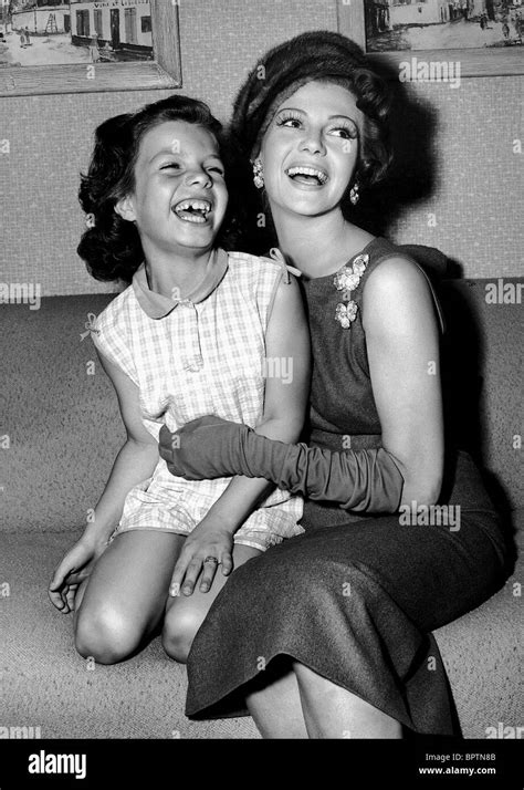 rita hayworth daughter yasmin|Rita Hayworth